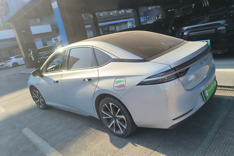 埃安 AION S Plus 2022款 70 智领版车身外观4