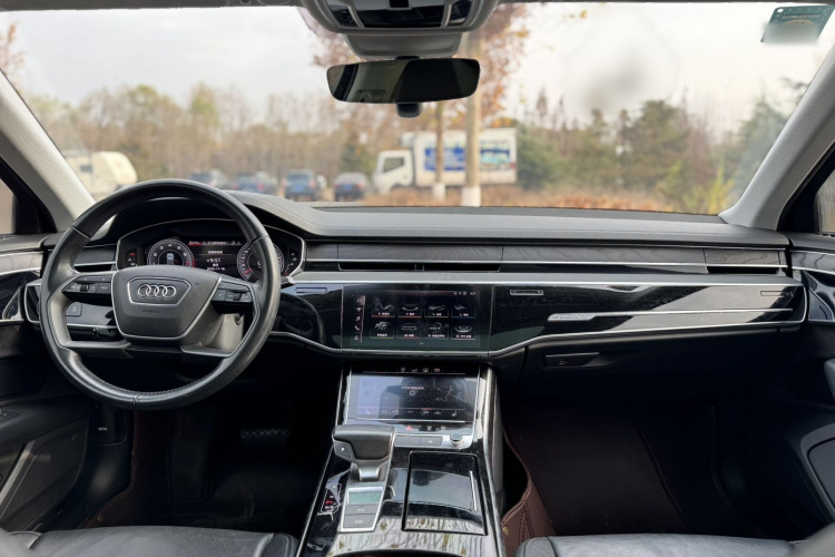 奥迪A8 2019款 A8L 50 TFSI quattro 舒适型中控内饰7006