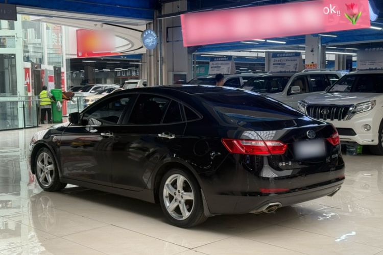 奔腾B70 2014款 2.0L 自动豪华型车身外观6001