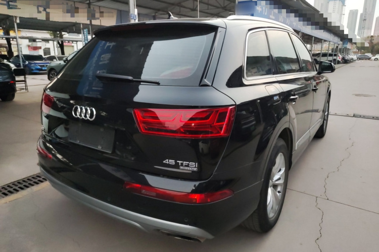 奥迪Q7 2016款 45 TFSI 技术型车身外观7