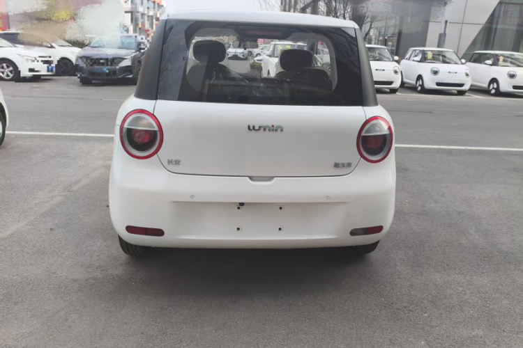 长安启源 长安Lumin 2026款 宝藏版 205km 心爱米 国轩车身外观6005