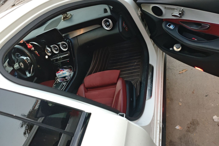 奔驰C级 2019款 C 260 运动版局部细节9005