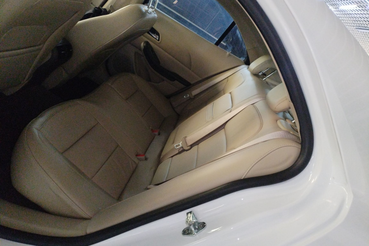 雪佛兰 迈锐宝 2013款 2.0L 自动豪华版中控内饰21