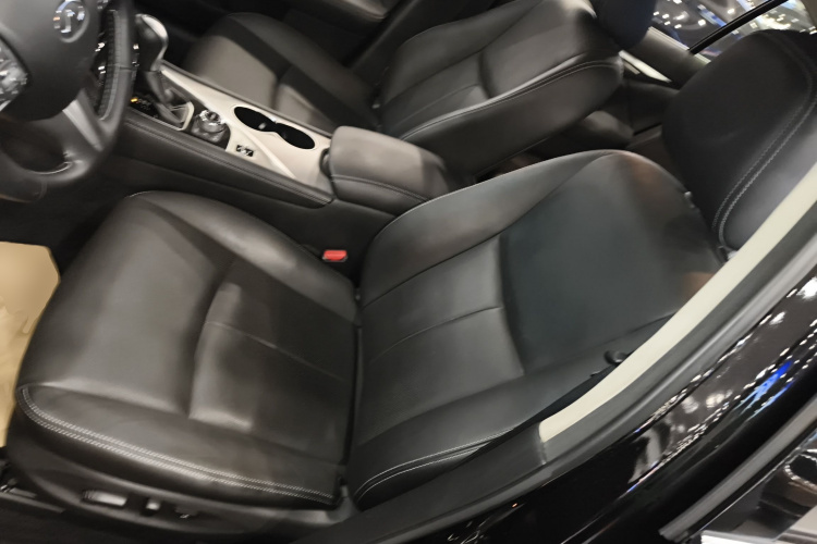 英菲尼迪Q50 2014款 3.7L 舒适版中控内饰19