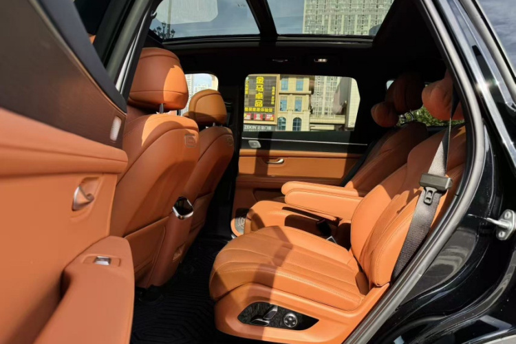 鸿蒙智行 问界M7 2024款 1.5T 智驾四驱Pro版 6座中控内饰7001