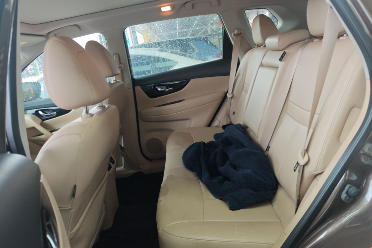 日产 奇骏 2021款 2.5L CVT 4WD XL ITS豪华纪念版中控内饰21