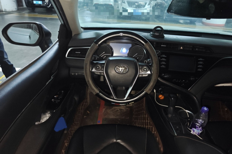 丰田 凯美瑞 2018款 2.0G 豪华版局部细节13