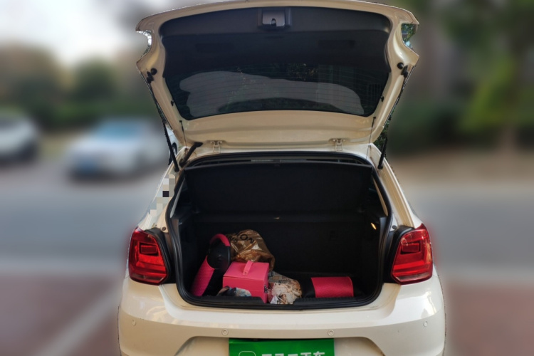 大众 Polo 2016款 1.4L 手动风尚型中控内饰23