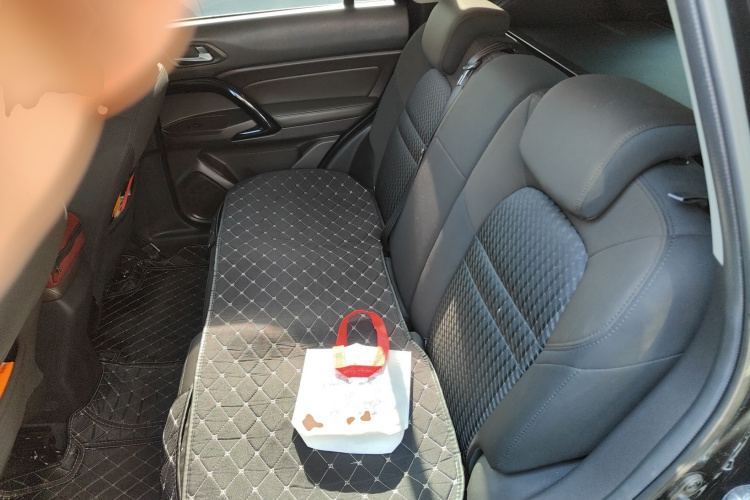 广汽传祺 传祺GS4 2015款 200T G-DCT精英版中控内饰21