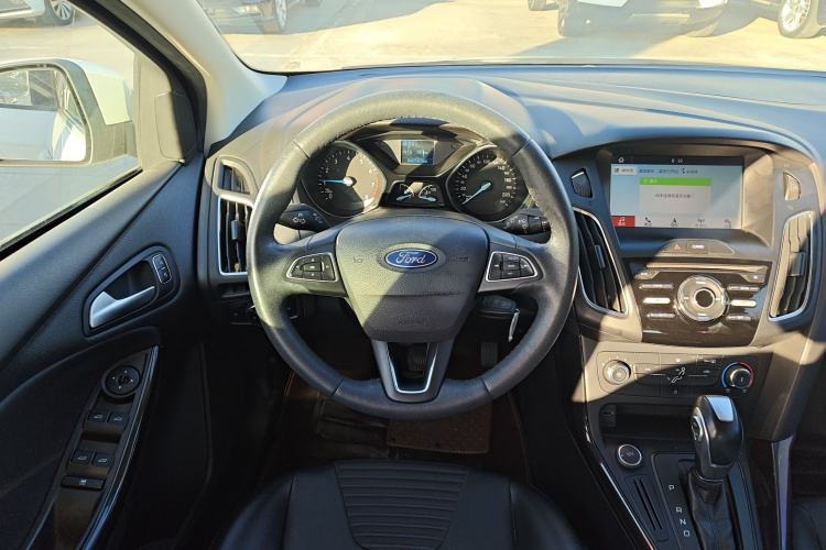 福特 福克斯 2018款 两厢经典 1.6L 自动风尚型智行版局部细节13