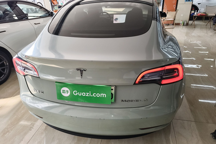 特斯拉 Model 3 2022款 后轮驱动版车身外观6