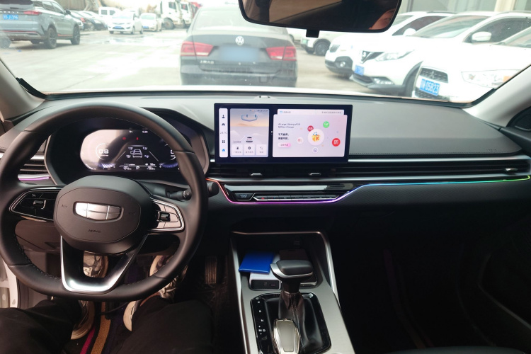 吉利汽车 帝豪 2025款 第4代 1.5L CVT尊贵型中控内饰12