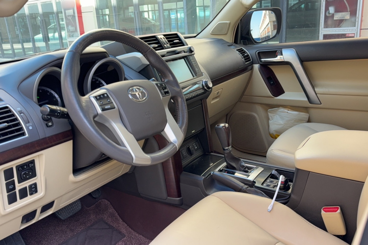 丰田 普拉多 2014款 4.0L 自动TX-L NAVI中控内饰7003