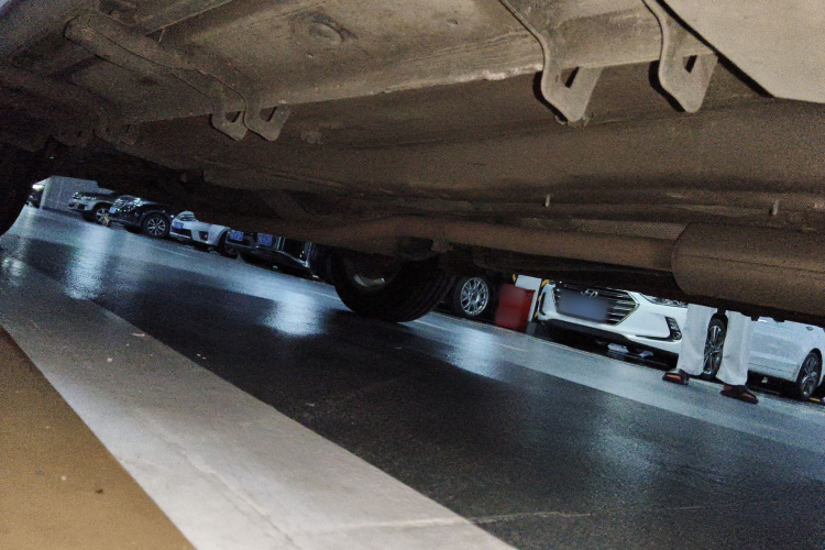 Jeep 指南者 2019款 220T 自动家享版局部细节9001