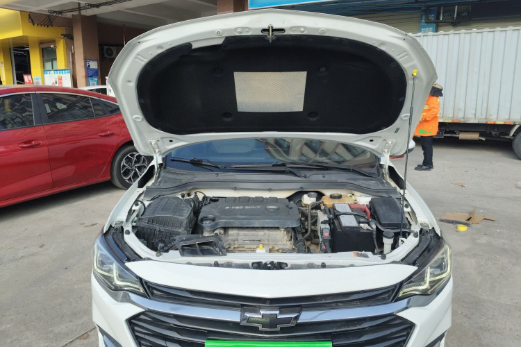 雪佛兰 科鲁泽 2020款 320 自动悦享版机舱底盘24