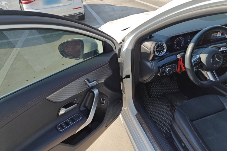 奔驰A级 2023款 A 200 L 时尚型中控内饰20