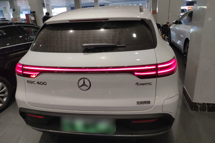 奔驰EQC 2022款 改款 EQC 400 4MATIC车身外观6