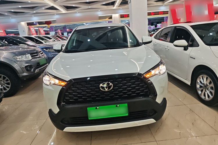 丰田 卡罗拉锐放 2023款 2.0L 先锋版车身外观2