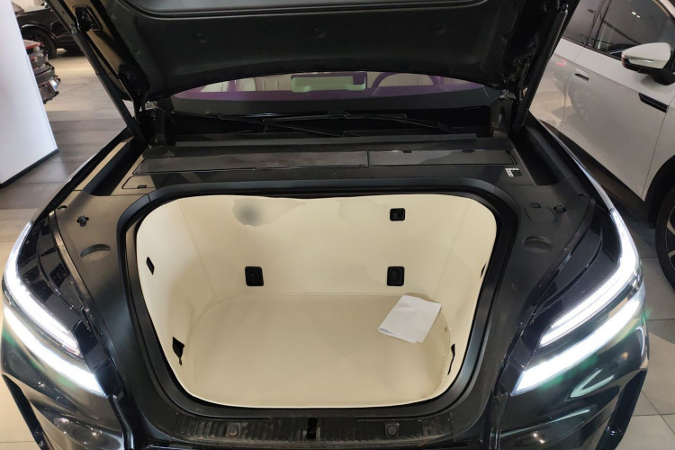 乐道L90 2025款 Ultra 六座版机舱底盘24