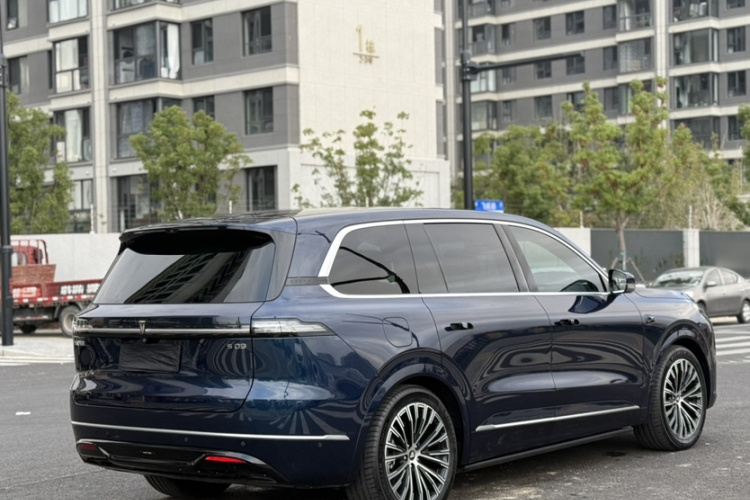 深蓝汽车 深蓝S09 2025款 四驱Ultra+ 高定版车身外观6006