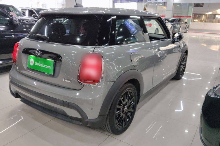 MINI 2022款 1.5T ONE车身外观7