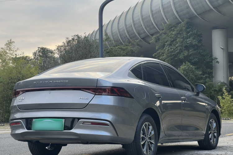 比亚迪 秦PLUS 2023款 冠军版 DM-i 55KM领先型车身外观6001