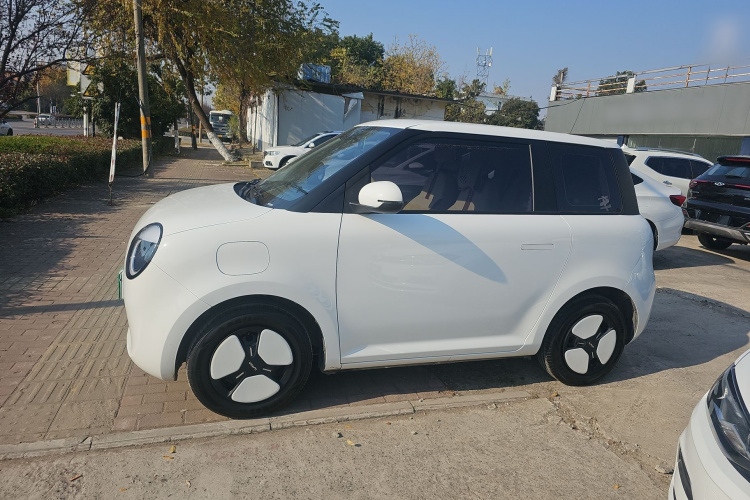 长安启源 长安Lumin 2023款 205km 香沁款车身外观4