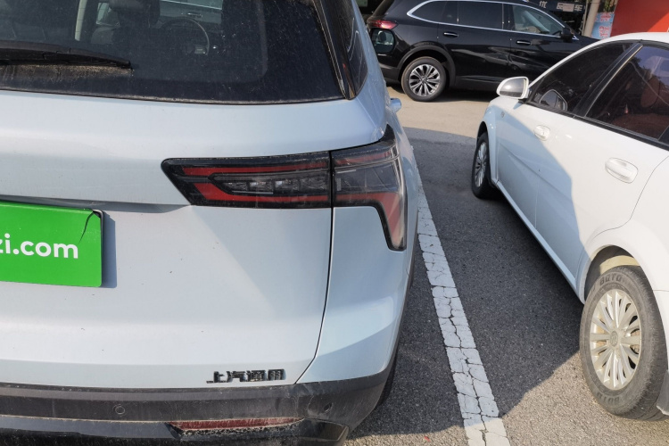 雪佛兰 探界者Plus 2024款 102km RS 至臻版车身外观9