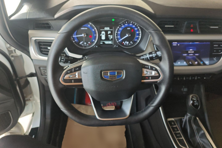 吉利汽车 远景X3 2020款 1.5L CVT尊贵型中控内饰13