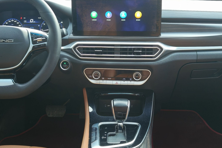 北京汽车 北京U7 2019款 1.5T CVT新智版 国VI中控内饰7008