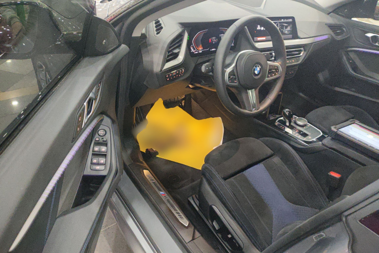 宝马2系(进口) 2023款 225i 四门轿跑车 M运动曜夜套装中控内饰20