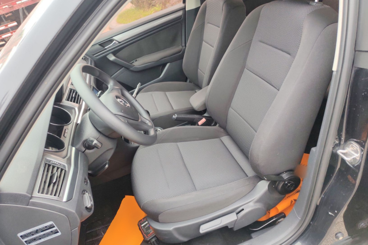 大众 宝来 2016款 1.6L 手动时尚型中控内饰19