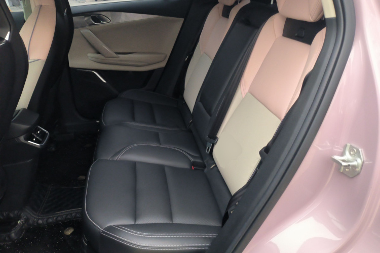 领克06 2021款 1.5T Shero粉色特别版中控内饰21