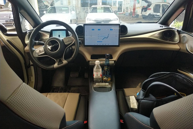比亚迪 海豚 2023款 420km 时尚版中控内饰12