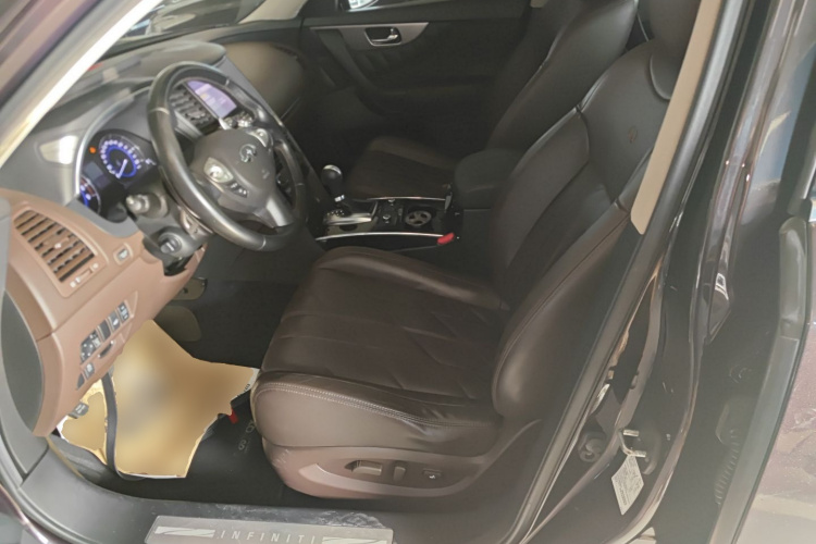 英菲尼迪QX70 2013款 3.7L 标准版中控内饰19