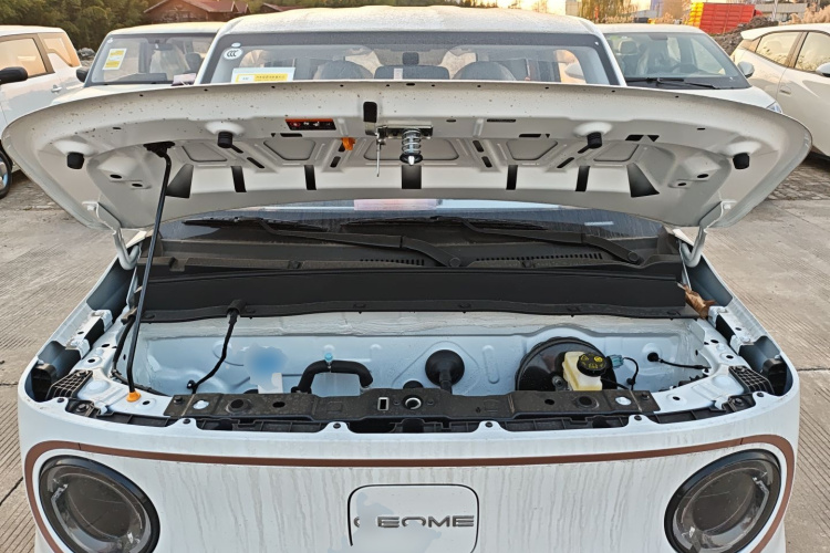 吉利银河 2024款 熊猫mini 200km 耐力熊机舱底盘24