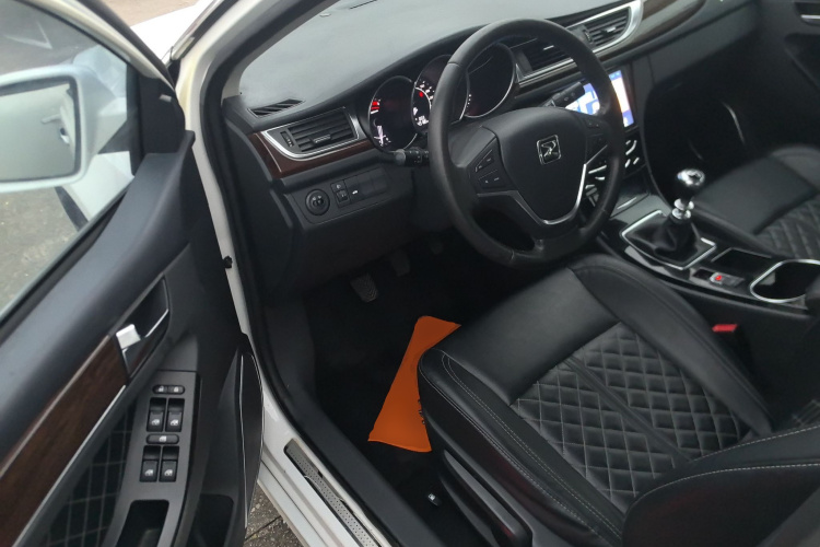 众泰Z500 2015款 1.5T 手动尊贵型中控内饰20