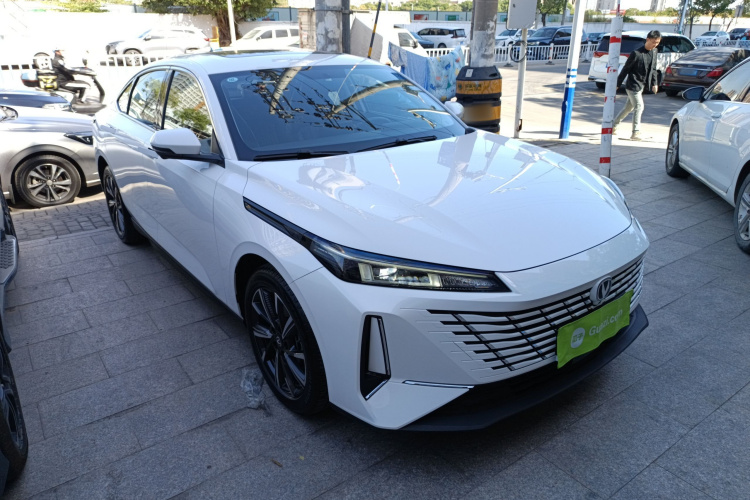 长安 逸动 2024款 1.5T GDI自动 旗舰型车身外观3