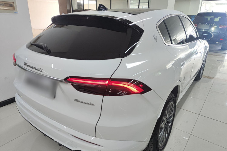 玛莎拉蒂 Grecale格雷嘉 2023款 2.0T GT车身外观7