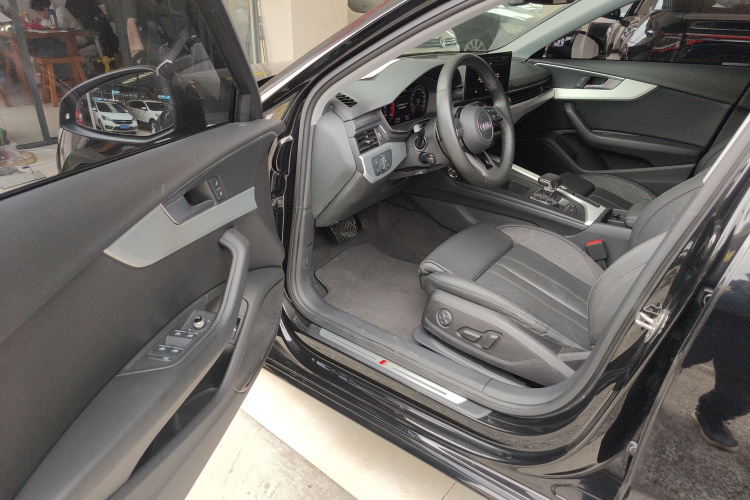 奥迪A4L 2020款 40 TFSI 时尚动感型中控内饰20