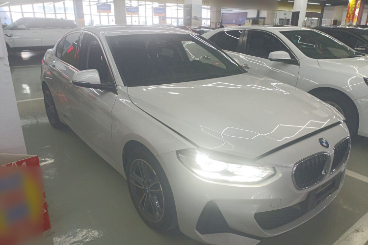 宝马1系 2023款 120i M运动版车身外观3