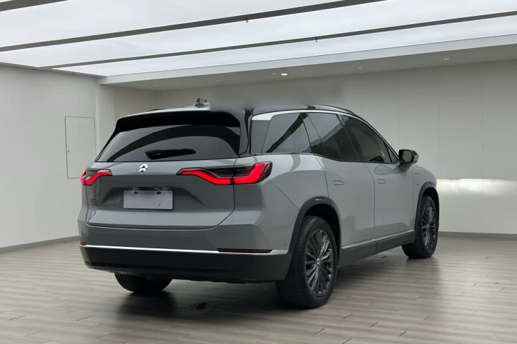 蔚来ES8 2020款 580KM 六座版车身外观7