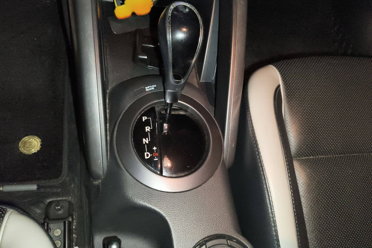 现代 Veloster飞思 2015款 1.6T 自动豪华版局部细节18