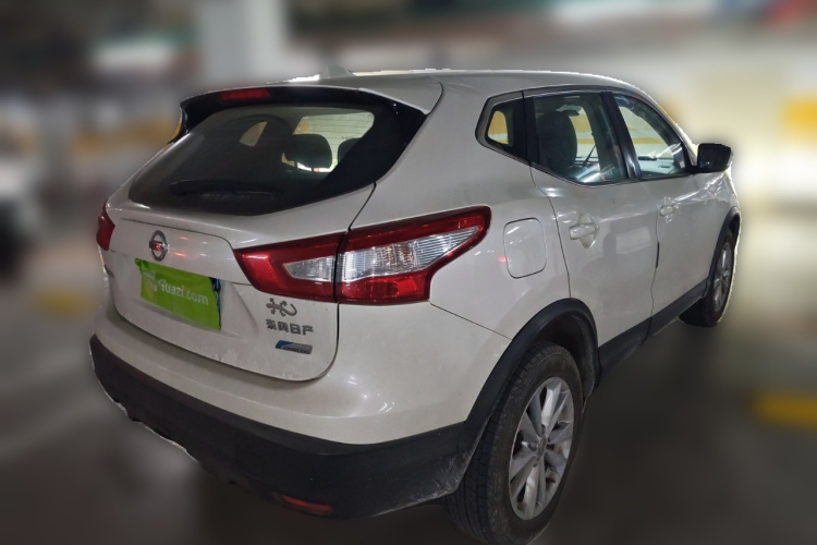 日产 逍客 2016款 2.0L CVT精英版车身外观7