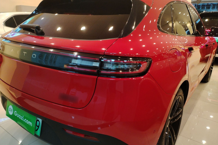 鸿蒙智行 问界M5 2024款 增程 Max RS 四驱高阶智驾版车身外观6006