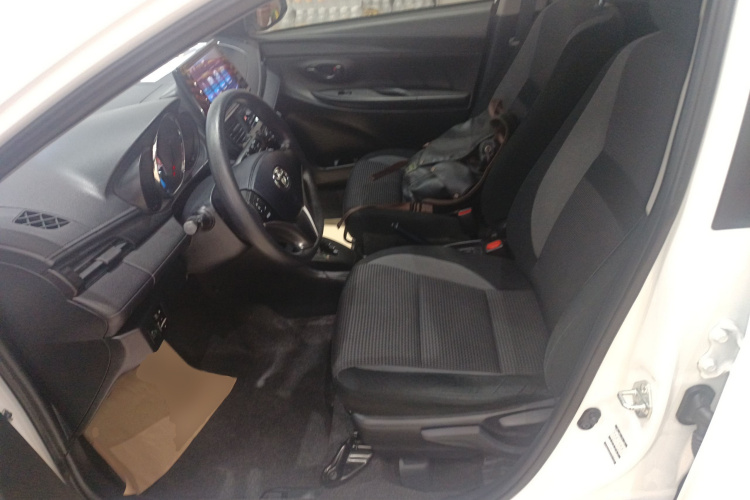 丰田 威驰FS 2021款 1.5L CVT锋驰版中控内饰19