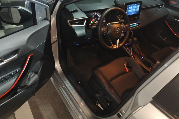 丰田 雷凌 2021款 双擎 1.8H E-CVT运动版中控内饰20