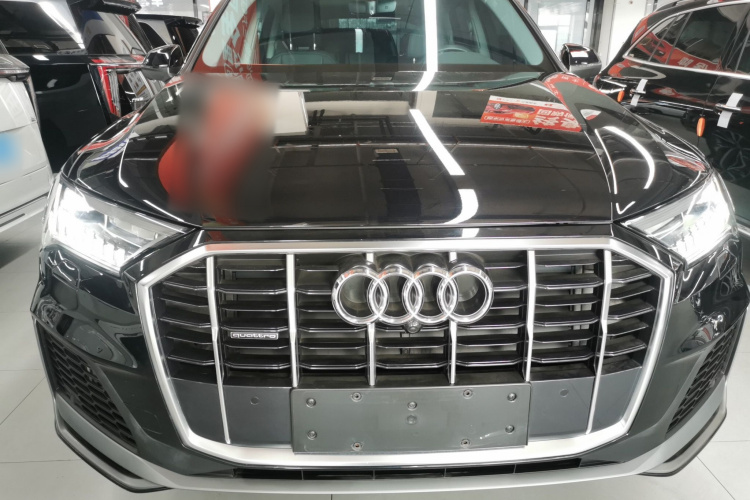 奥迪Q7 2020款 55 TFSI quattro S line运动型车身外观2
