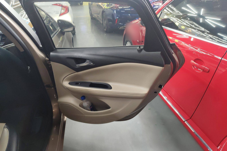 别克 威朗 2019款 三厢 15S 自动领先型中控内饰7006