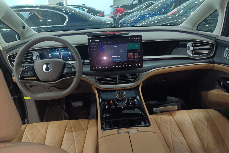 腾势D9 2024款 DM-i 980 四驱尊荣型中控内饰12